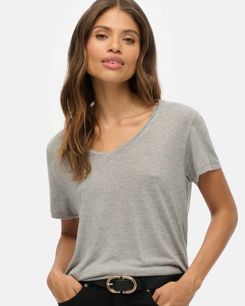 SUPERDRY D1 STUD STUDIOS SLUB EMB VEE TEE ΜΠΛΟΥΖΑ ΓΥΝΑΙΚΕΙΟ - SD0APW1011828A000000 SUPERDRY D1 STUD STUDIOS SLUB EMB VEE TEE ΜΠΛΟΥΖΑ ΓΥΝΑΙΚΕΙΟ - SD0APW1011828A000000