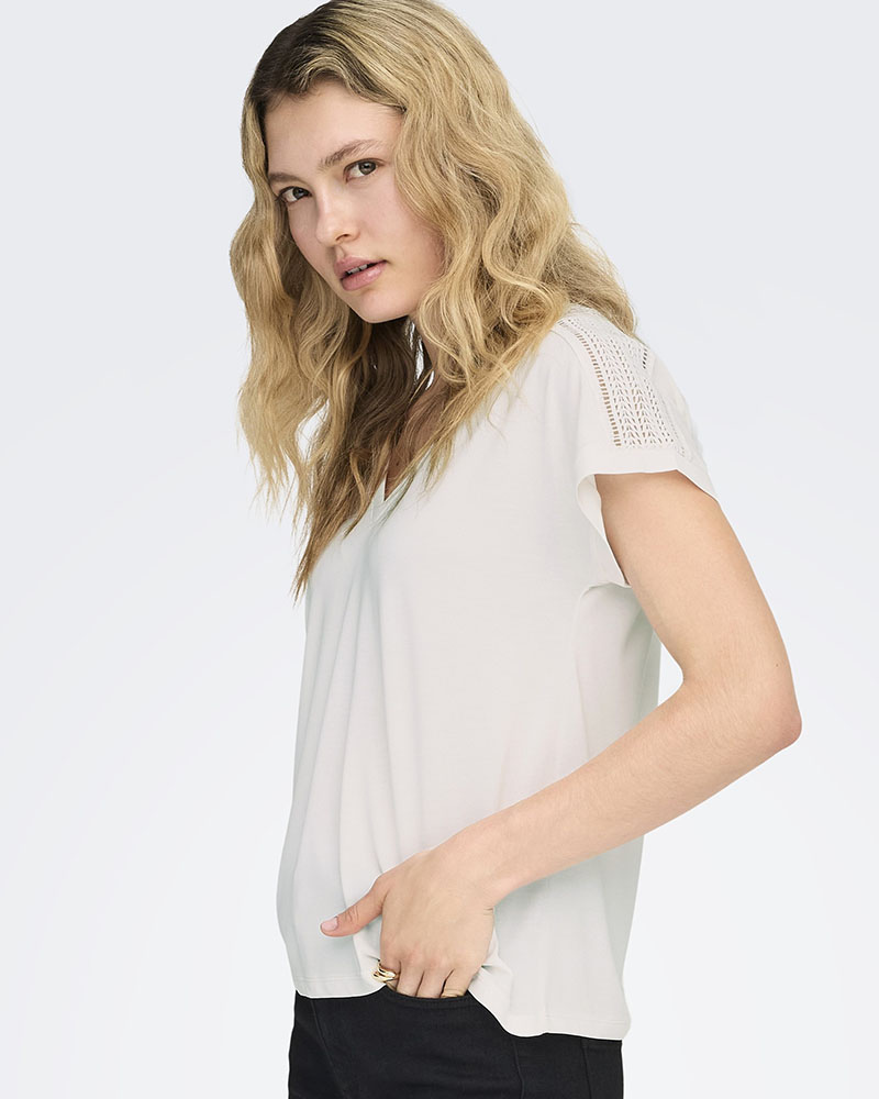 ONLY ONLFREE LIFE S/S V-NECK LACE TOP JRS - 15369294
